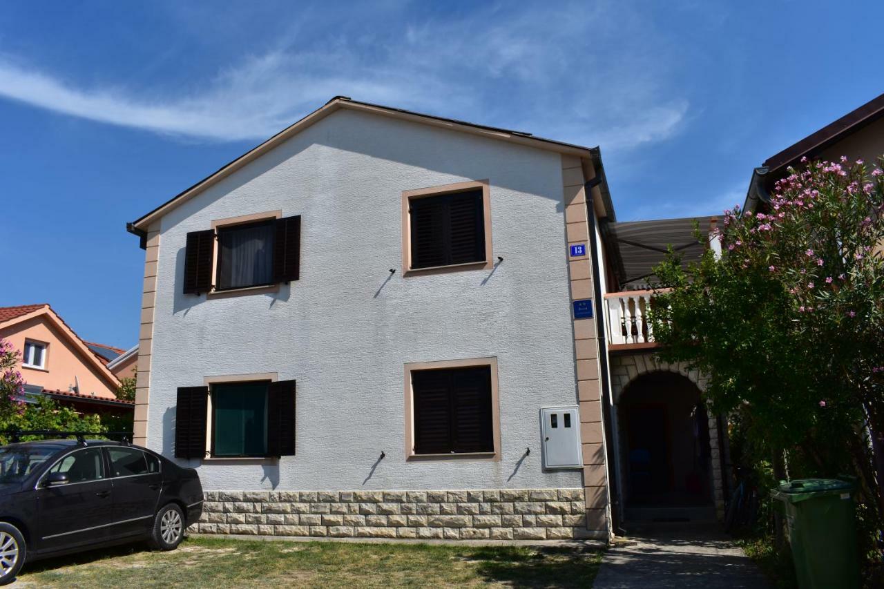 Apartman Nin-Dodo Екстериор снимка