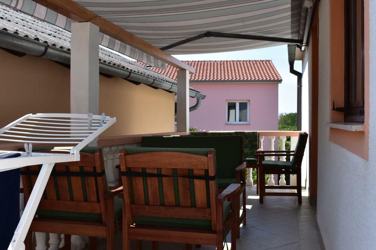 Apartman Nin-Dodo Екстериор снимка