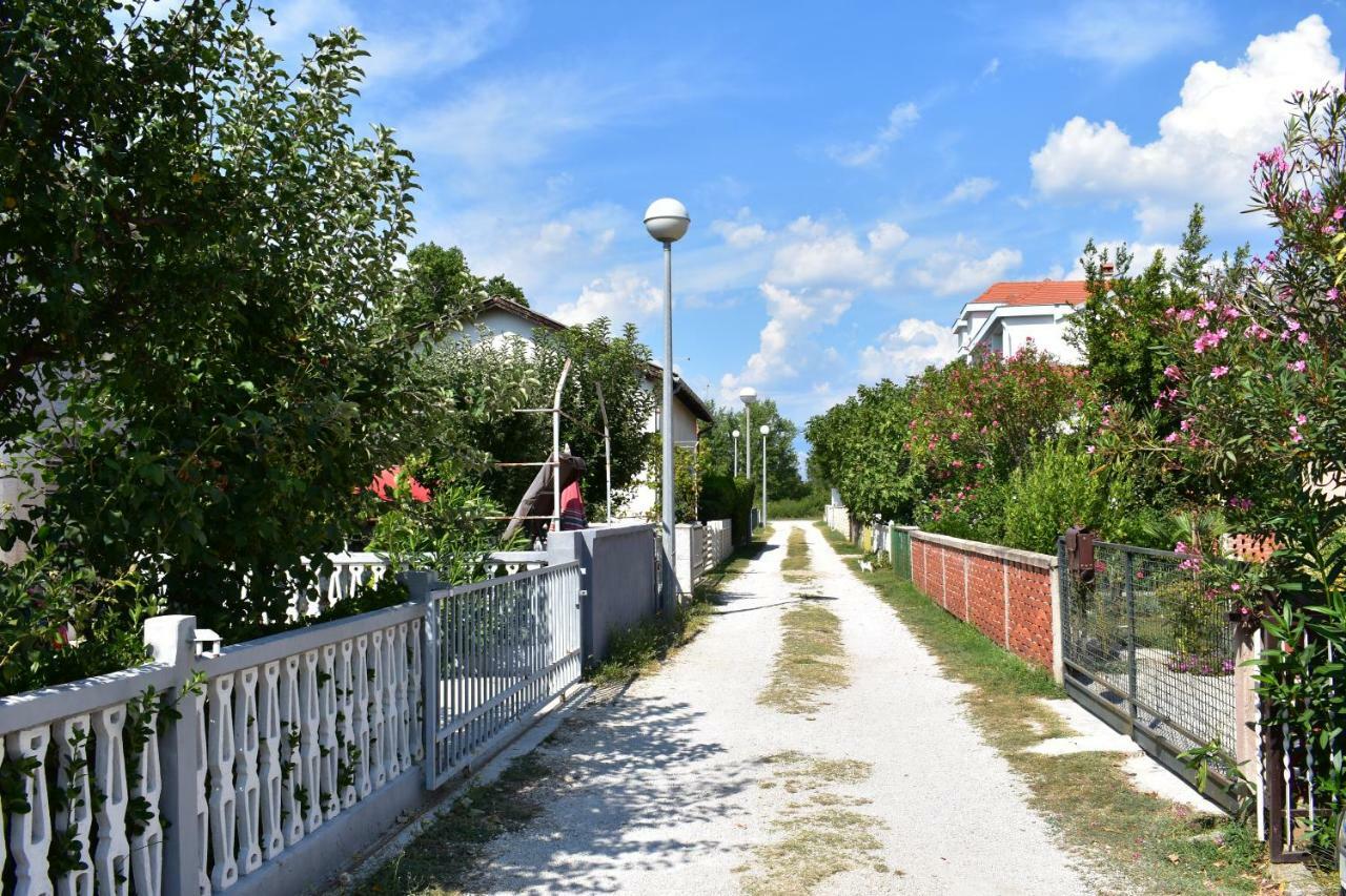 Apartman Nin-Dodo Екстериор снимка